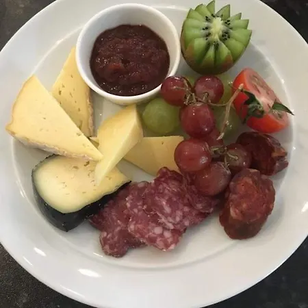 Rugged Glen Bed & Breakfast 4*